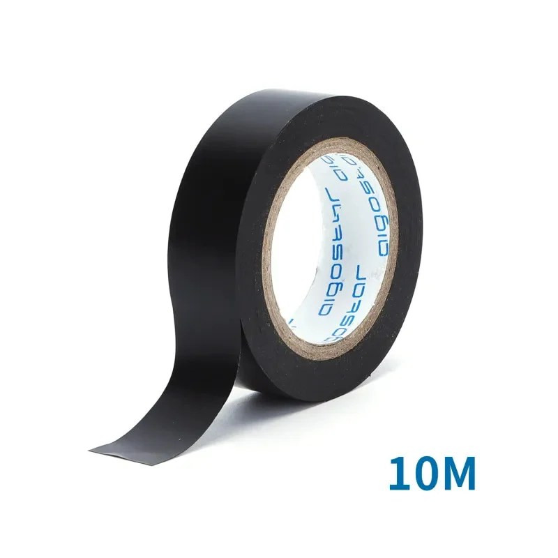 Czarna taśma elektroizolacyjna PVC zwinięta w rolkę, długość 10 m, szerokość 17 mm