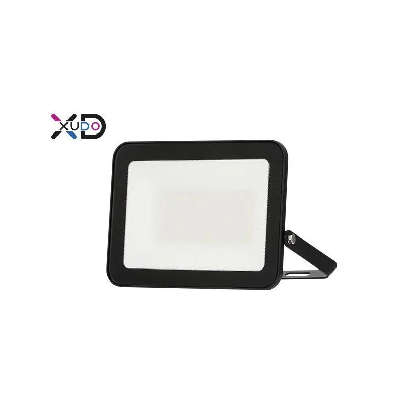 Czarny naświetlacz LED model XD-PP105 z aluminiową obudową i szkłem ochronnym