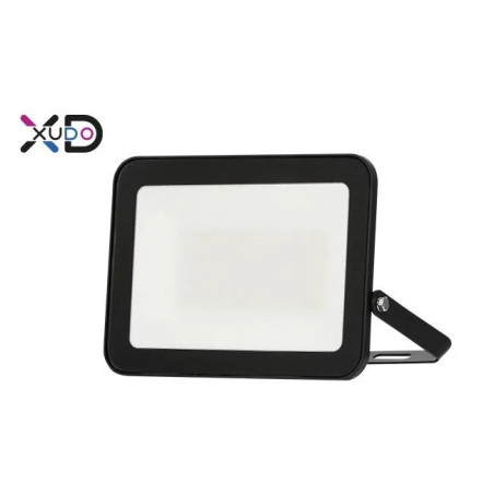 Czarny naświetlacz LED model XD-PP105 z aluminiową obudową i szkłem ochronnym