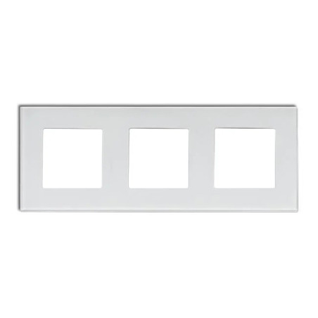 Potrójna biała ramka szklana do modułów elektrycznych 48x48 mm widok z przodu i pod kątem