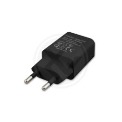 Czarny zasilacz wtyczkowy z pojedynczym portem USB