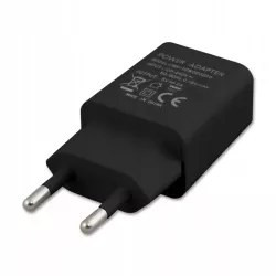 Czarny zasilacz wtyczkowy z pojedynczym portem USB