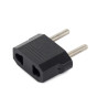 Czarny adapter przejściówka do polskich gniazdek o wymiarach 4x4x2 cm