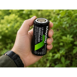 Czarne ogniwo litowo-jonowe 26650 5000mAh 3,7V z oznaczeniami Maxday