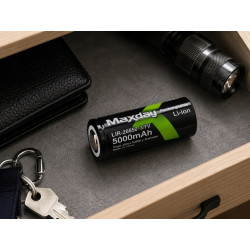 Czarne ogniwo litowo-jonowe 26650 5000mAh 3,7V z oznaczeniami Maxday