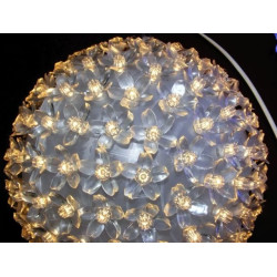 Niebieska kula świąteczna LED o średnicy 20 cm z 200 diodami LED i przezroczystymi kwiatowymi elementami