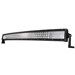 czarna lampa robocza LED 135 cm z diodami i regulowanymi uchwytami, zamontowana na pojeździe