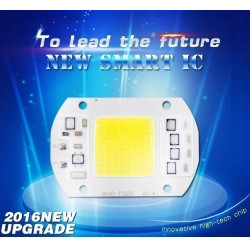 Moduł LED COB 20W na białej płytce z żółtą diodą, widoczna pasta termoprzewodząca