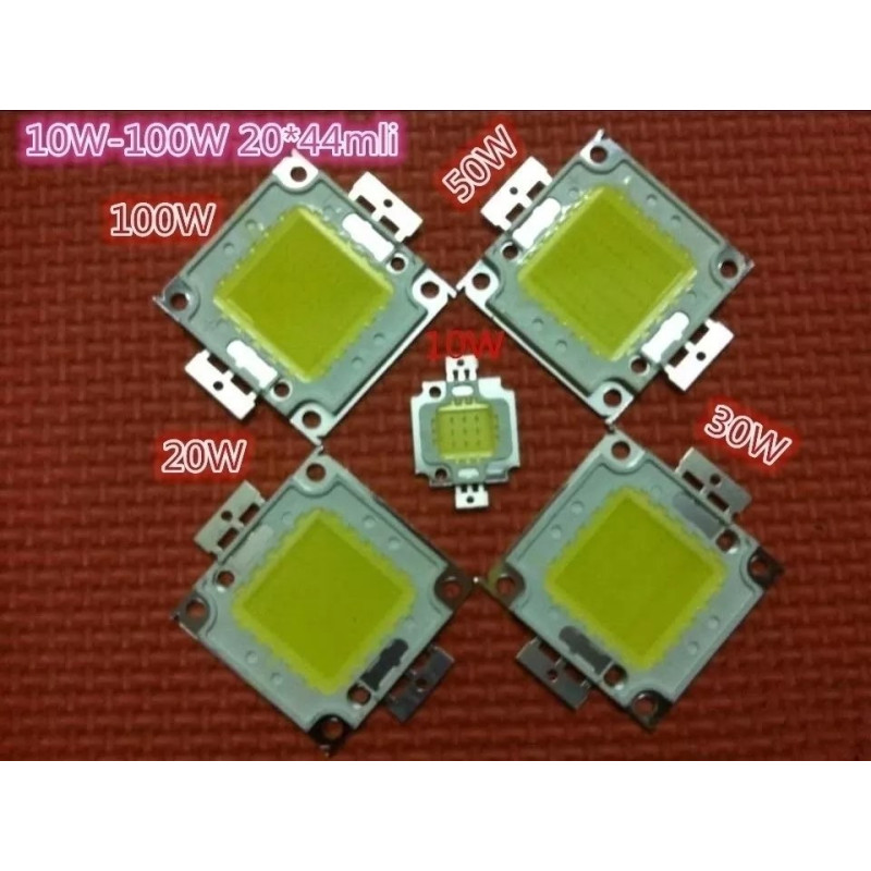 Moduł LED COB 70 W o ciepłej barwie światła 3000K do wymiany halogenów