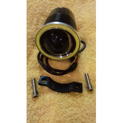 Czarny halogen motocyklowy LED U4 z pierścieniem i włącznikiem oraz elementami montażowymi na żółtym tle