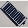 Czarna latarnia solarna LED z trzema panelami i pilotem oraz mocowaniem