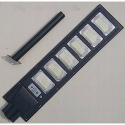 Latarnia solarna LED z sześcioma panelami LED i pilotem oraz mocowaniem