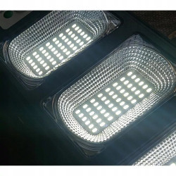 Latarnia solarna LED z sześcioma panelami LED i pilotem oraz mocowaniem
