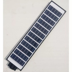 Latarnia solarna LED z sześcioma panelami LED i pilotem oraz mocowaniem
