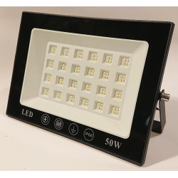 czarny panel LED 50W z białym wnętrzem, metalowym uchwytem i symbolami IP66, 50W na froncie