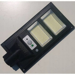 Czarna latarnia solarna LED 300W z podwójnym panelem i pilotem