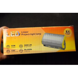 Halogen LED liniowy w kolorze czarno-żółtym o mocy 50 W