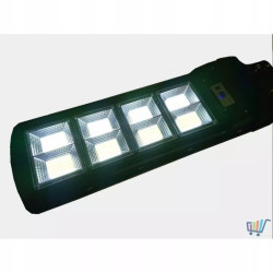 Latarnia solarna z panelem i modułem LED w kolorze czarnym, pilot do sterowania