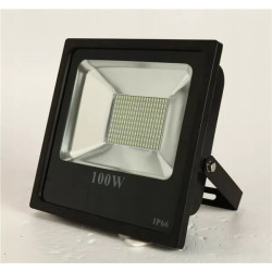 czarny oświetlacz LED 30W z panelem diod SMD i metalowym uchwytem montażowym