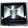 czarny oświetlacz LED 30W z panelem diod SMD i metalowym uchwytem montażowym