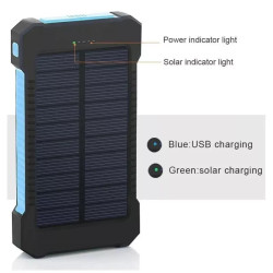 Power bank solarny czarno-pomarańczowy z panelem słonecznym i białym kablem USB