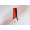 dwa czerwone akumulatory litowo-jonowe 18650 4200 mAh w pionie i poziomie