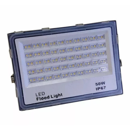 Halogen LED 50W w białej obudowie z widocznymi diodami i uchwytem montażowym