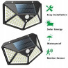 czarna lampa solarna LED z panelem i czujnikami ruchu oraz zmierzchu zamontowana na ścianie