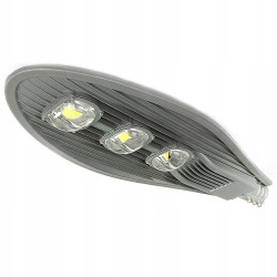 Szara aluminiowa latarnia uliczna LED 150 W z trzema modułami LED i mocowaniem
