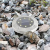 Cztery okrągłe lampy solarne LED z metalową ramą i szpikulcem do wbicia w ziemię