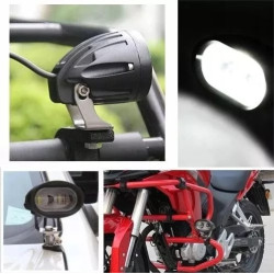 Czarny halogen LED z aluminiową obudową i uchwytem montażowym