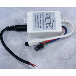 Zdjęcie taśmy LED 5m z 300 diodami RGB, pilotem i zasilaczem 12V