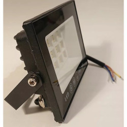 Czarny halogen LED 20W z diodami i oznaczeniem IP66 na czarnym tle