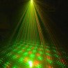niebieski mini projektor laserowy 3D z trójnogiem na białym tle
