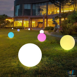 Biała kula LED solarna do ogrodu o średnicy 15 cm świecąca nocą