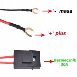 Zestaw kabli 12V z bezpiecznikiem 30A i włącznikiem ON/OFF na białym tle