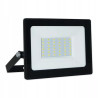 Czarny halogen LED o cienkiej aluminiowej obudowie z widocznymi diodami LED