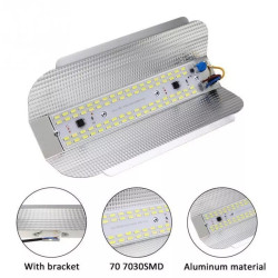 Halogen LED doświetlacz 50W z aluminium i regulacją kąta w użyciu na zewnątrz w nocy