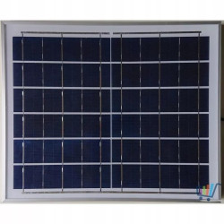 Czarny halogen LED 400W z reflektorem i panelem solarnym, widoczne złącze przewodu
