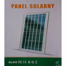 Czarny halogen LED 400W z reflektorem i panelem solarnym, widoczne złącze przewodu