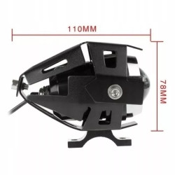 Halogen motocyklowy LED U5 czarny z przewodowym włącznikiem zamontowany na motocyklu