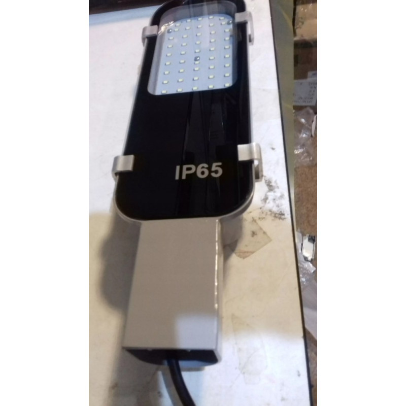 Latarnia uliczna LED o mocy 20 W z aluminiową obudową i oznaczeniem IP65