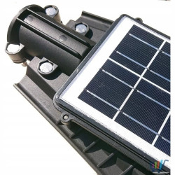 Latarnia solarna czarna z trzema dużymi diodami LED i czujnikiem ruchu na obudowie