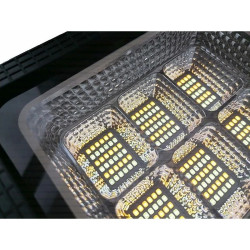 Halogen solarny LED 200W czarny, panel solarny biały, pilot IR biały