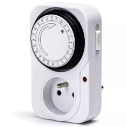 Programator czasowy 24h mechaniczny z uziemionym gniazdem 3680W 250V