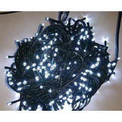 Lampki choinkowe LED 25 m z 500 świecącymi diodami i czarnym przewodem