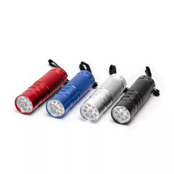 Latarka LED 1,94W zimna barwa 6500K na 3 baterie AAA 4 kolory