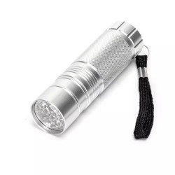 Latarka LED 1,94W zimna barwa 6500K na 3 baterie AAA 4 kolory