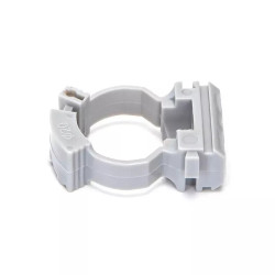 Zacisk wysuwany do rur PVC 20 mm biały, montaż wewnętrzny