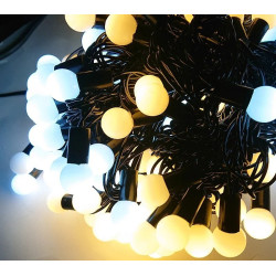 Lampki choinkowe LED z kulistymi diodami w barwach białej ciepłej i zimnej na czarnym kablu